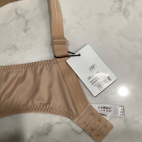 Bras - Picture 4 of 4